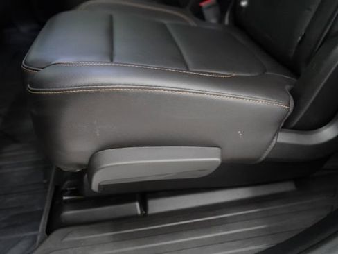 Used 2020 Chevrolet Traverse RS image 56