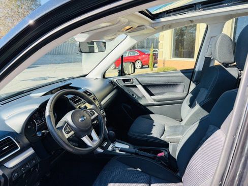 Used 2017 Subaru Forester 2.5i Premium image 5