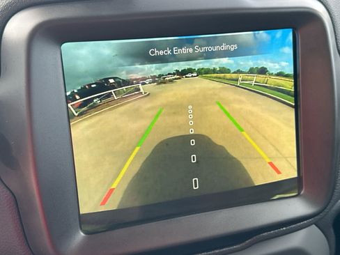 Used 2023 Jeep Renegade Trailhawk image 17