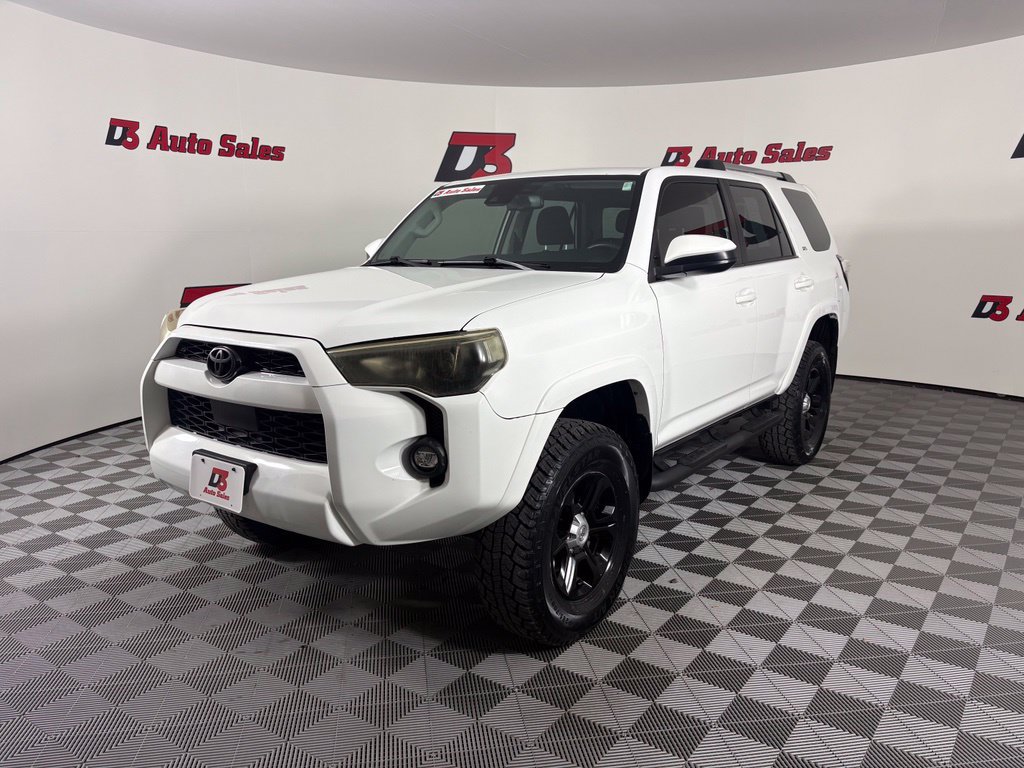 Used 2021 Toyota 4Runner SR5 AWD/4WD image 3