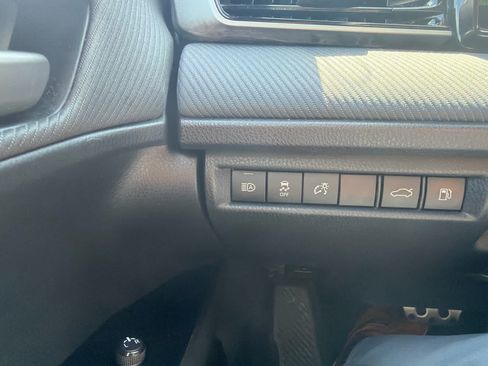 Used 2025 Toyota Camry SE FWD image 14
