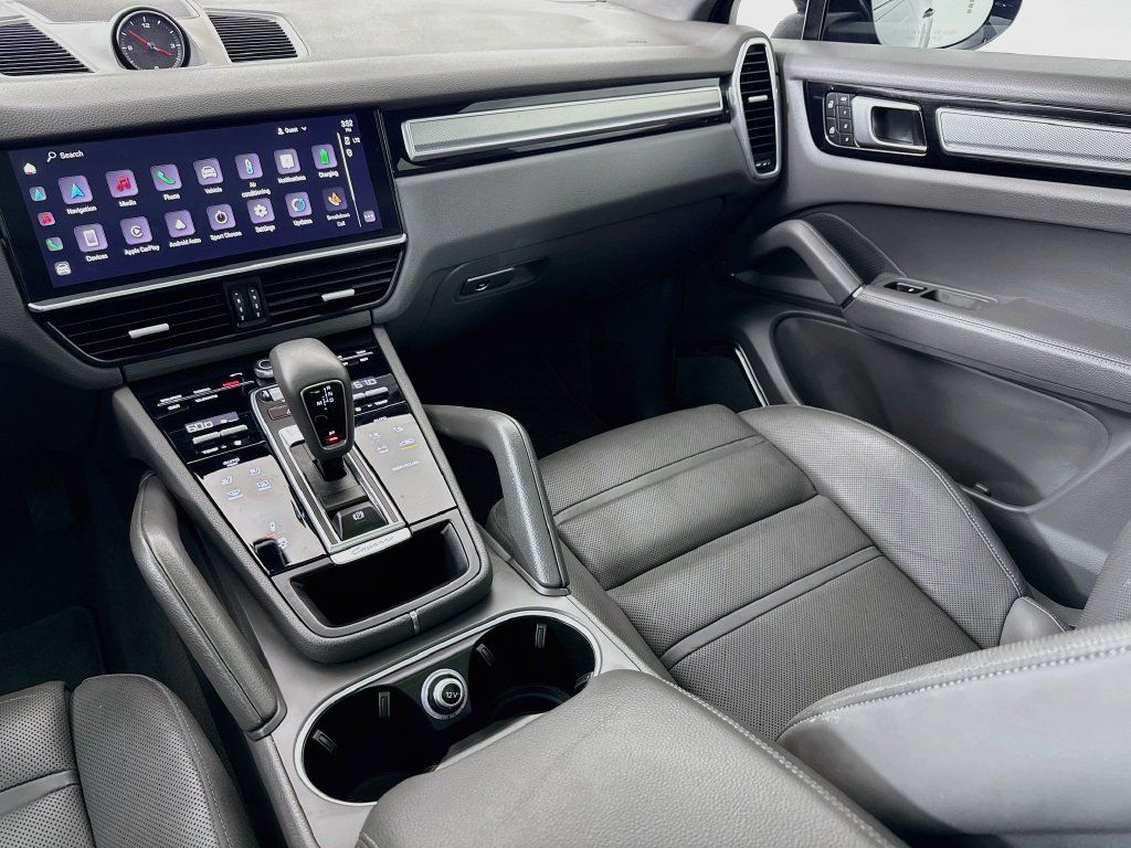 Certified 2023 Porsche Cayenne Platinum Edition AWD/4WD image 26