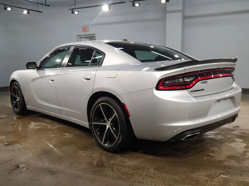 Used 2022 Dodge Charger SXT w/ Blacktop Package image 5