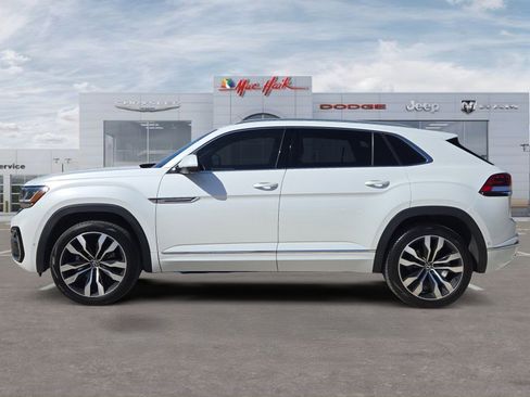 Used 2022 Volkswagen Atlas Cross Sport SEL Premium R-Line image 2
