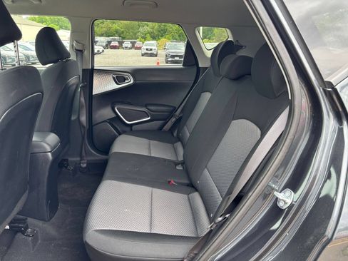 Used 2025 Kia Soul LX w/ LX Technology Package FWD image 24