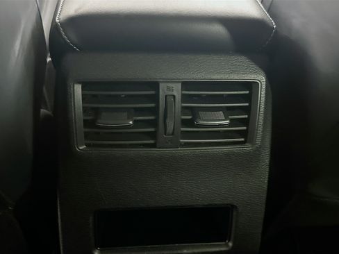 Used 2025 Mitsubishi Outlander SE FWD image 27