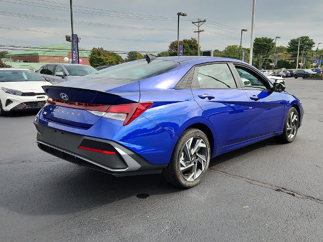 Used 2025 Hyundai Elantra Sport w/ Cargo Package FWD image 6