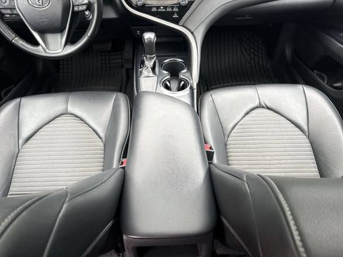 Used 2019 Toyota Camry SE FWD image 20