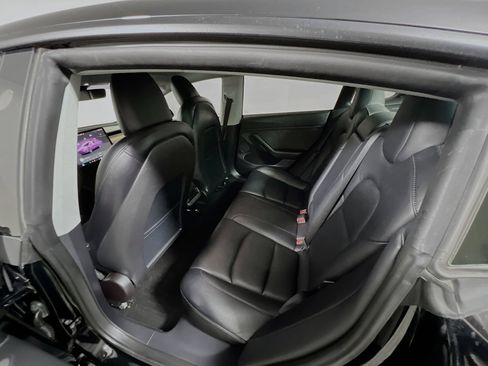 Used 2023 Tesla Model 3 Standard Range image 26