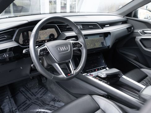 Certified 2022 Audi e-tron S Prestige w/ Prestige Package image 10