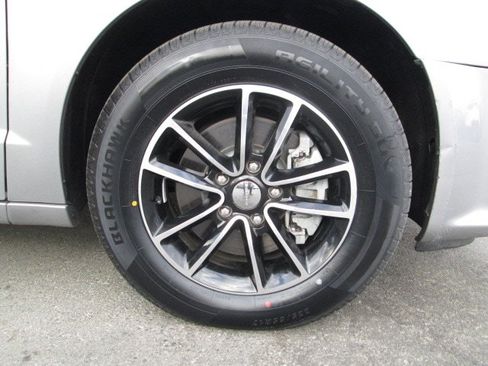 Used 2017 Dodge Grand Caravan GT image 8