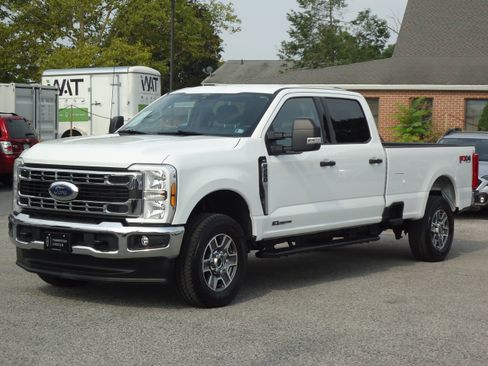 Used 2025 Ford F250 XLT w/ FX4 Off-Road Package AWD/4WD image 7