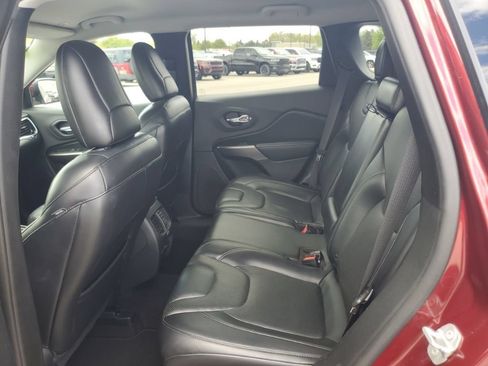 Used 2019 Jeep Cherokee Limited FWD image 30