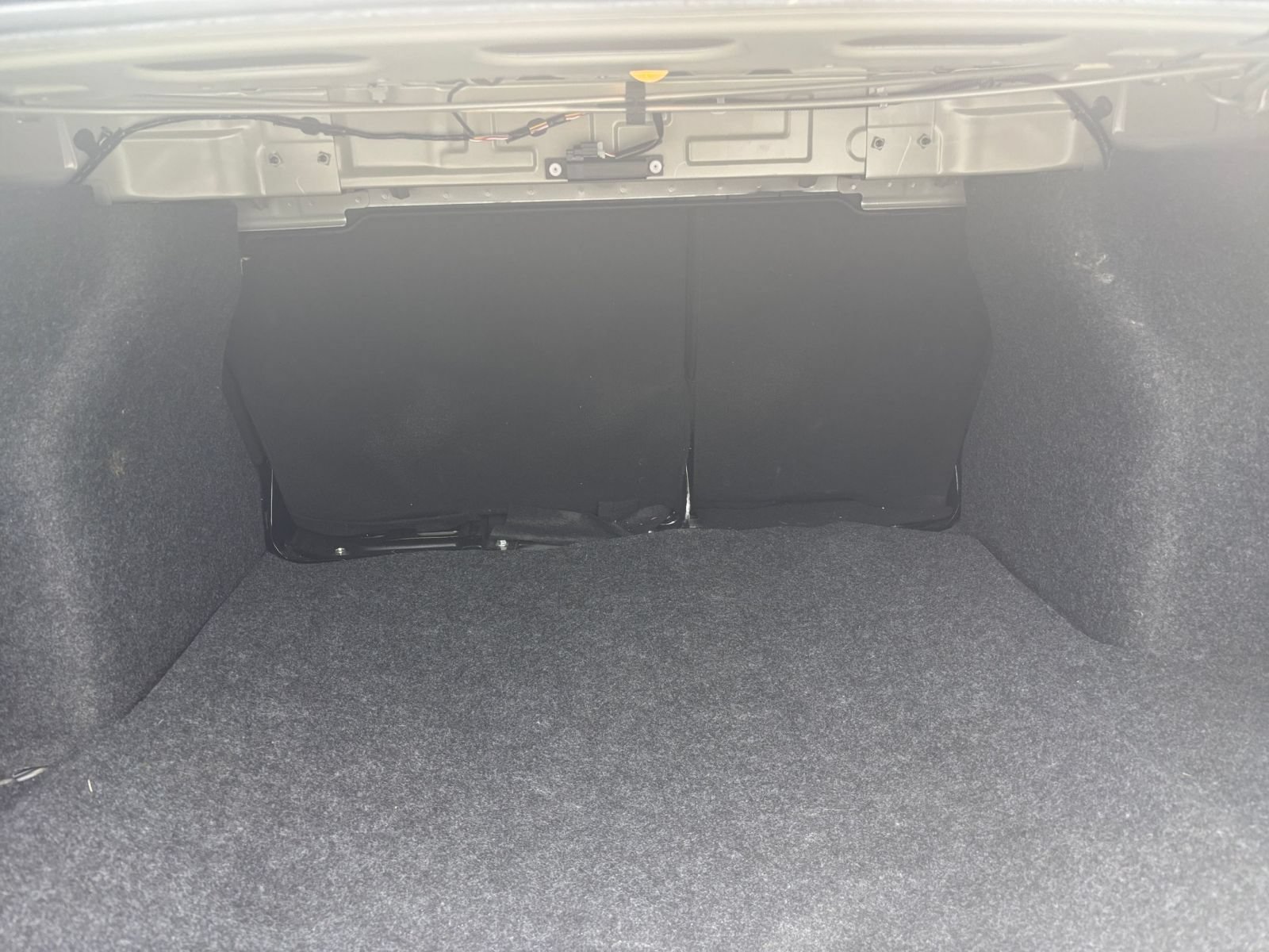 Used 2025 Nissan Versa SV FWD image 25