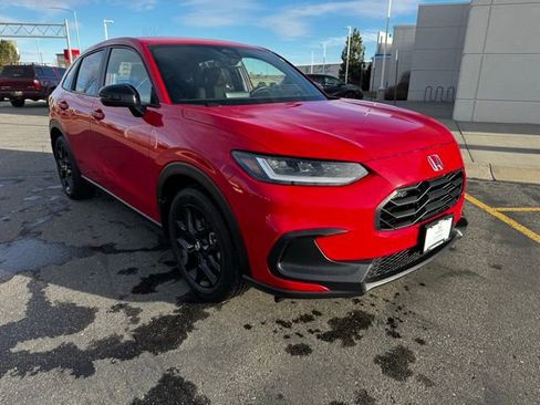 Used 2025 Honda HR-V Sport image 1