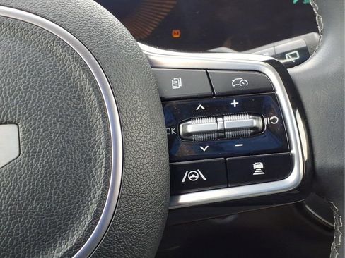 Used 2025 Kia Sorento S w/ Panoramic Sunroof Package image 28