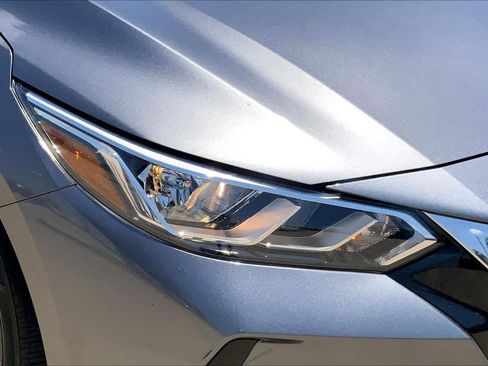 Used 2020 Nissan Sentra SV FWD image 27