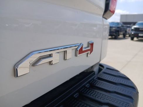 Used 2023 GMC Sierra 1500 AT4 w/ AT4 Premium Package AWD/4WD image 12