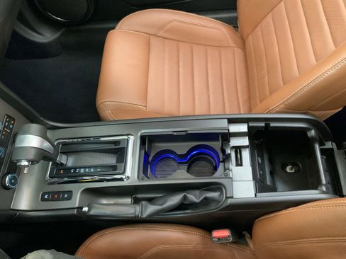 Used 2010 Ford Mustang Premium RWD image 21