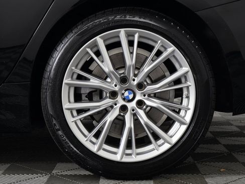 Used 2024 BMW 330i Sedan w/ Convenience Package RWD image 16