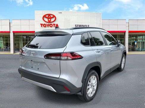 Used 2026 Toyota Corolla Cross LE image 3