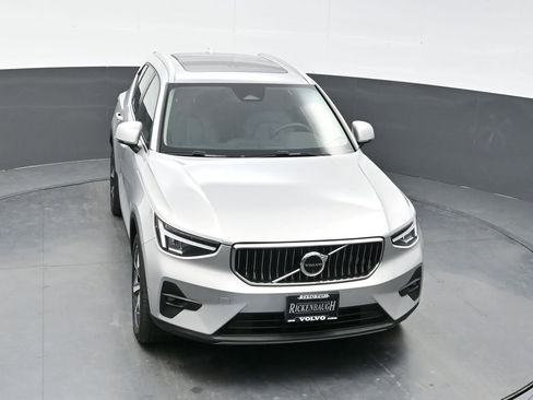 Used 2025 Volvo XC40 B5 Plus AWD/4WD image 31