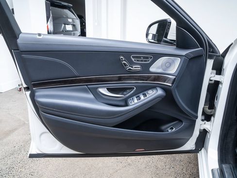 Used 2015 Mercedes-Benz S 550 Sedan image 18