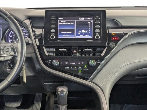 Used 2022 Toyota Camry SE image 30