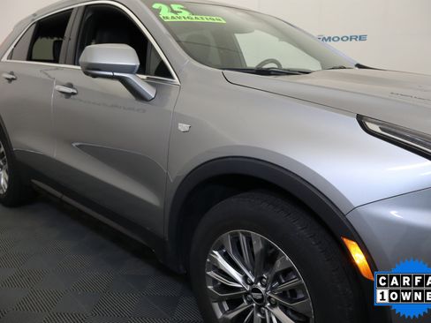 Used 2025 Cadillac XT4 Premium Luxury FWD image 4