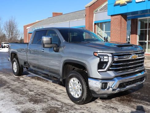Used 2024 Chevrolet Silverado 3500 LTZ image 5