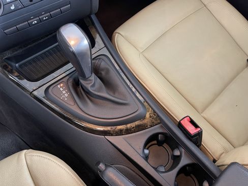 Used 2011 BMW 128i Convertible image 21