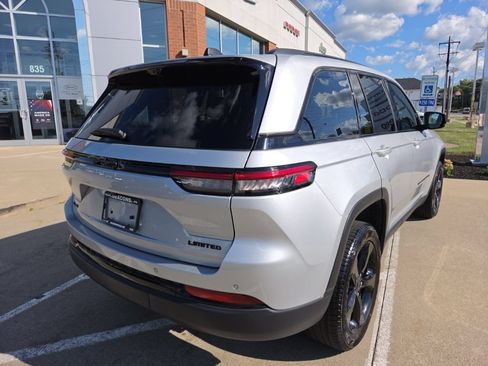 Certified 2024 Jeep Grand Cherokee Limited w/ Luxury Tech Group II AWD/4WD image 13