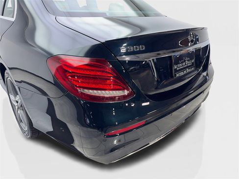 Used 2017 Mercedes-Benz E 300 image 19