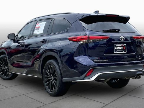 Used 2023 Toyota Highlander XSE FWD image 12