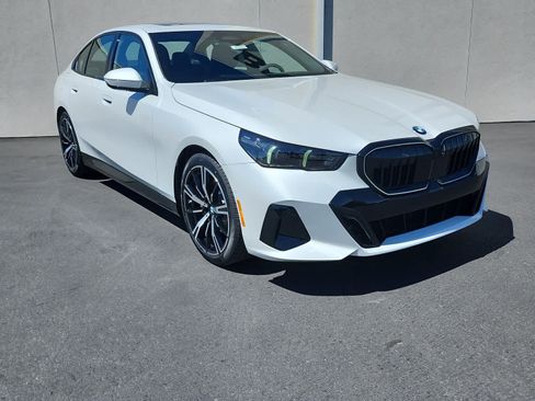 New 2027 BMW 530i w/ M Sport Package RWD image 2