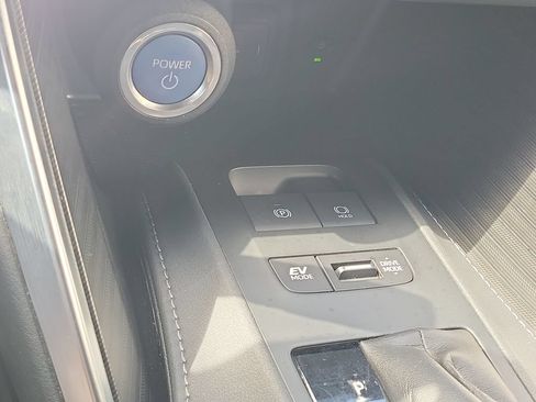 Certified 2021 Toyota Venza XLE w/ Softex Package AWD/4WD image 17