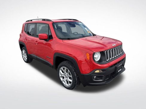 Used 2018 Jeep Renegade Latitude w/ Cold Weather Group image 36