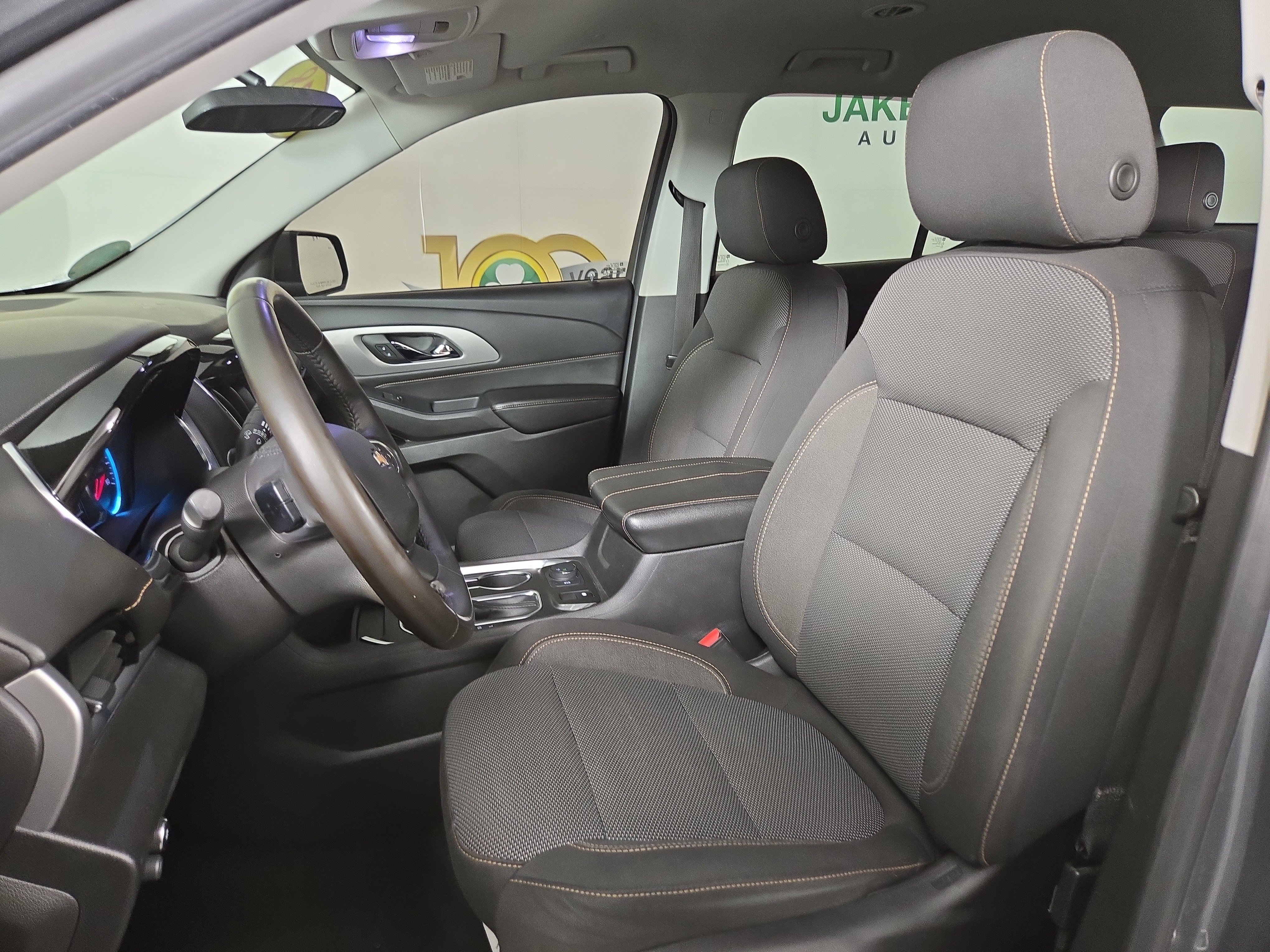 Used 2018 Chevrolet Traverse LT FWD image 11