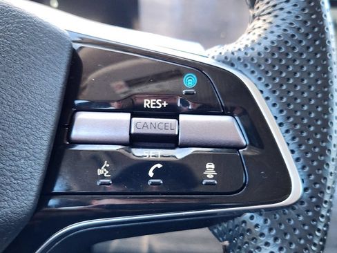 Used 2024 Nissan Ariya AWD image 23