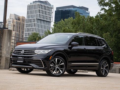 Used 2023 Volkswagen Tiguan SEL R-Line AWD/4WD image 1