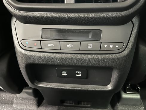New 2026 Honda Pilot Touring image 25