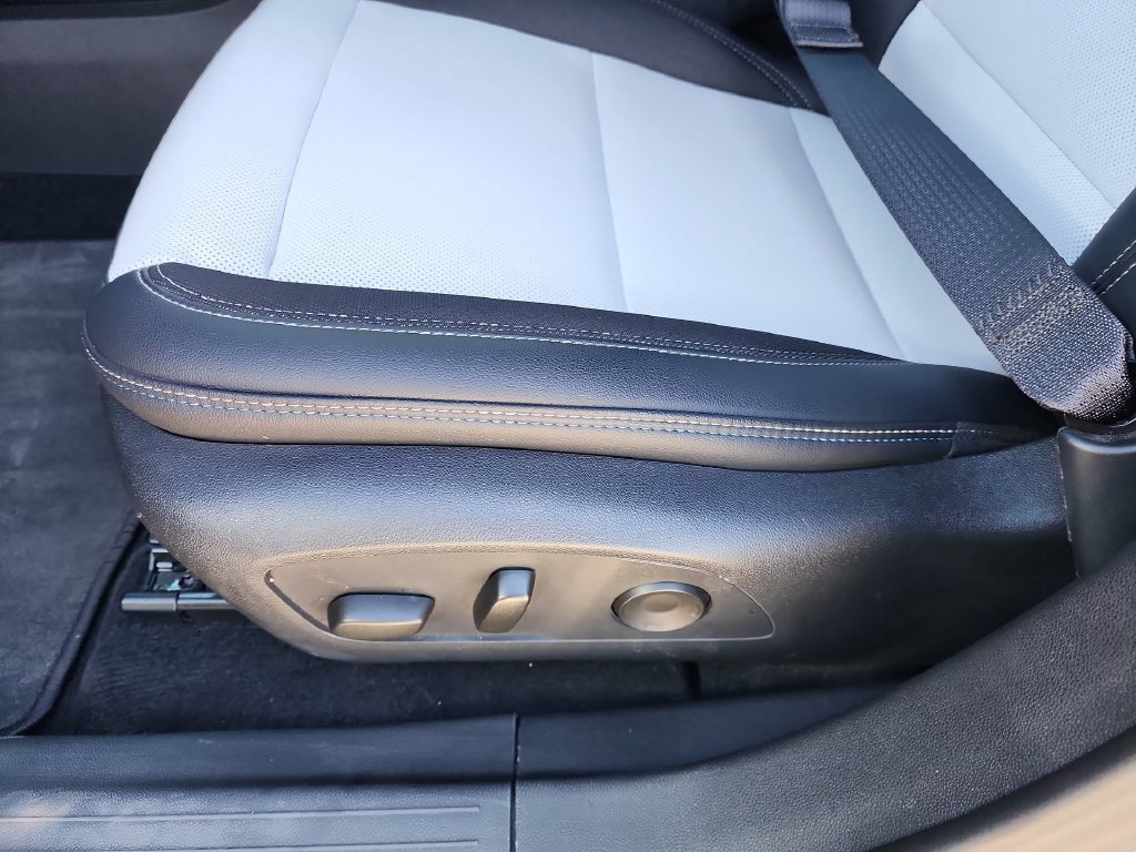 Used 2024 Chevrolet Equinox EV LT FWD image 12
