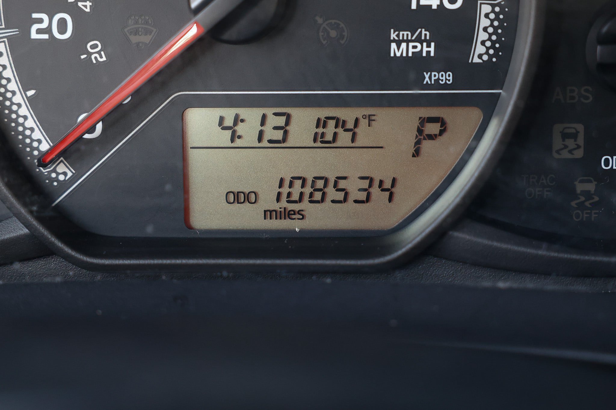 Used 2015 Toyota Yaris L FWD image 37