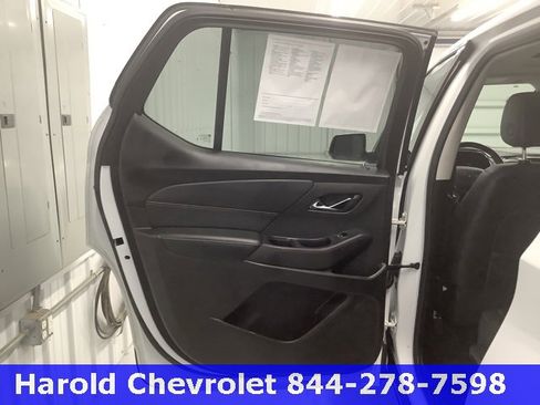 Used 2021 Chevrolet Traverse RS image 14