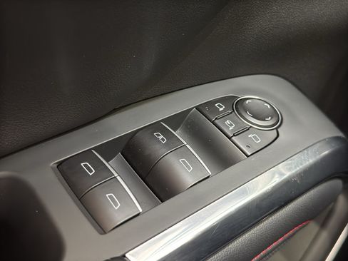 Used 2025 Chevrolet Traverse RS w/ LPO, Floor Liner Package AWD/4WD image 37