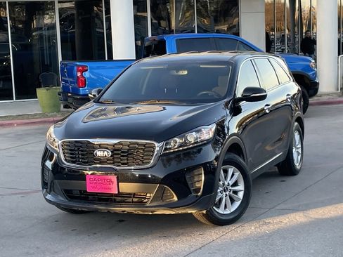 Used 2020 Kia Sorento LX image 9