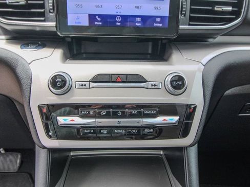 Used 2023 Ford Explorer XLT w/ Equipment Group 202A AWD/4WD image 27
