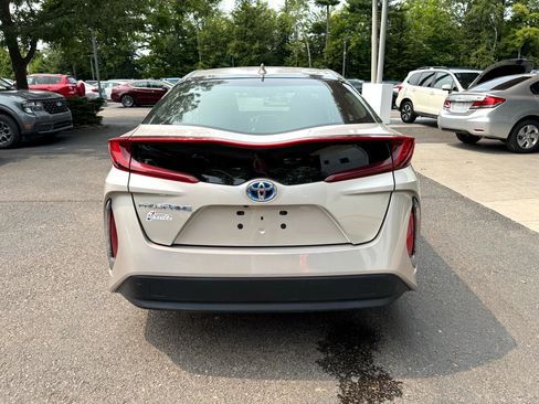 Used 2018 Toyota Prius Prime Premium image 4