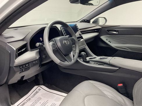 Used 2019 Toyota Avalon Limited w/ All Weather Liner Package FWD image 11