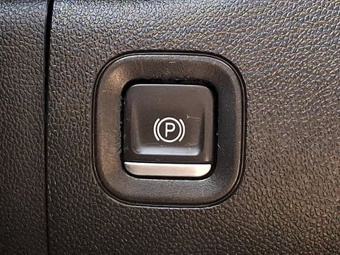 Used 2023 Chevrolet Silverado 1500 W/T w/ WT Value Package AWD/4WD image 26